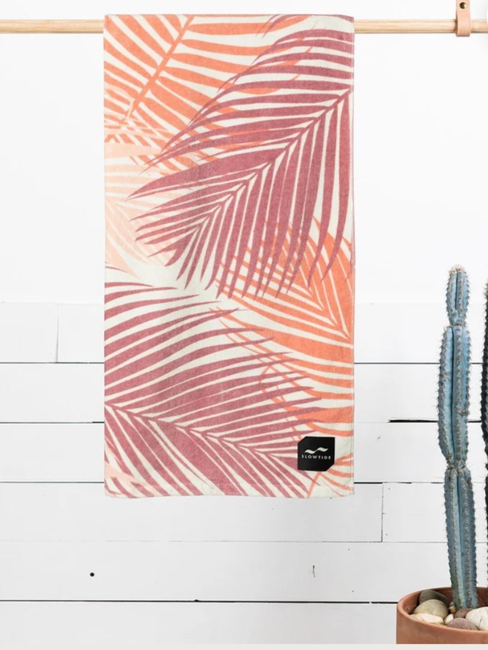 Slowtide Hala Mauve & Blush Palm Print Bath Towel Like New